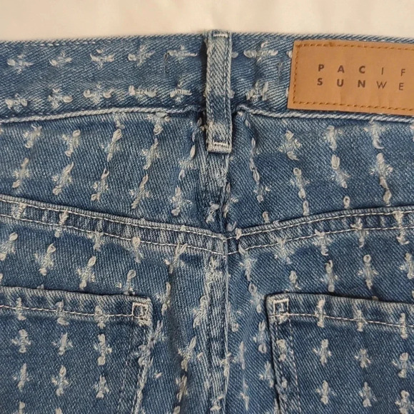 PacSun Distressed Dad Jeans, Color Medium Blue Size 23 - Picture 13 of 16